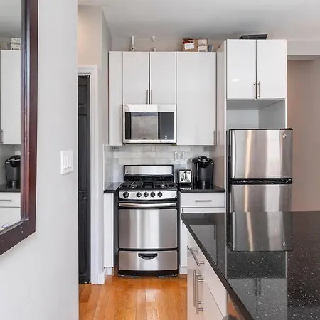Renovated Lower East Side 2Br 1Ba Washer Dryer Appartement